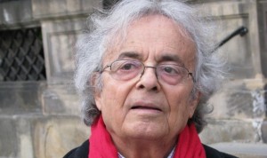 عباس بيضون يهاجم