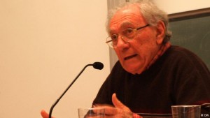 رحيل المفكر صادق