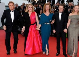 في كان الفرنسية يمنع