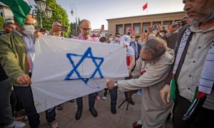 بسبب التطبيع..أساتذة