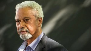 الروائي التنزاني