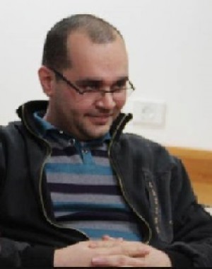 ضَحِك/ ات / بقلم: أمير